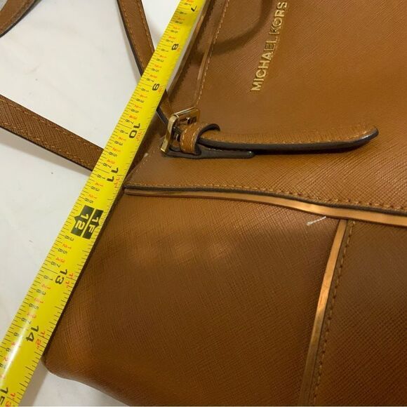 Michael Kors Jet Set East West Top Zip Tote in Luggage - Picture 12 of 14